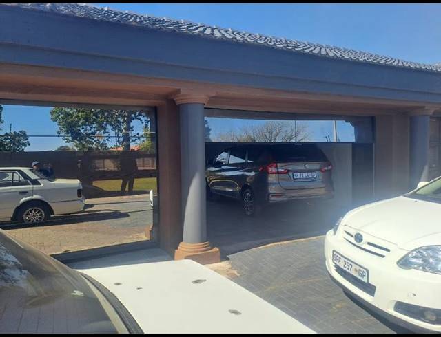 4 BEDROOM HOUSE FOR SALE IN BRACKENHURST